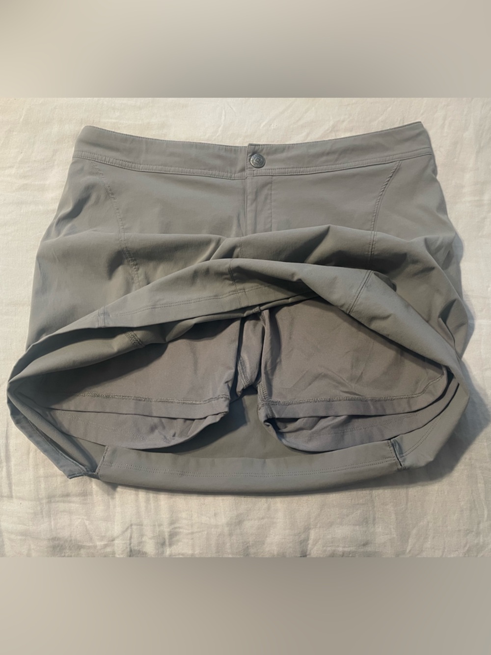 Columbia Light Gray Active Skort with Interior Drawstring Sz 10 - Picture 3 of 9